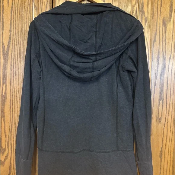 Older lululemon Black and grey Zip-Up Hoodie size 8 - Picture 2 of 3